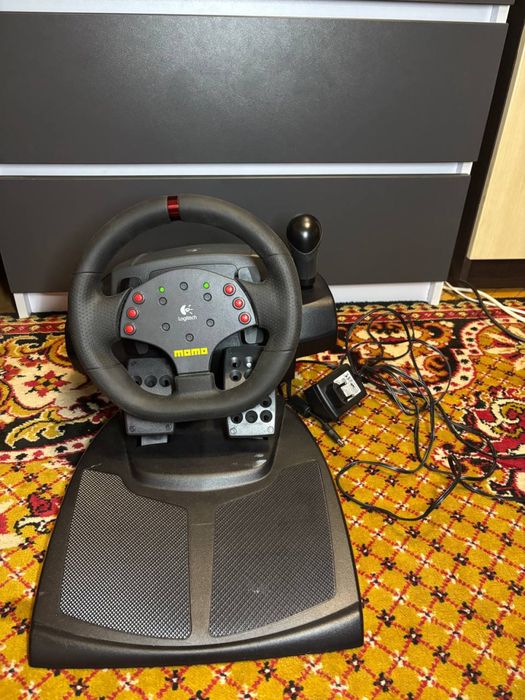 Руль Logitech MOMO Racing Force Feedback Wheel стан нового
