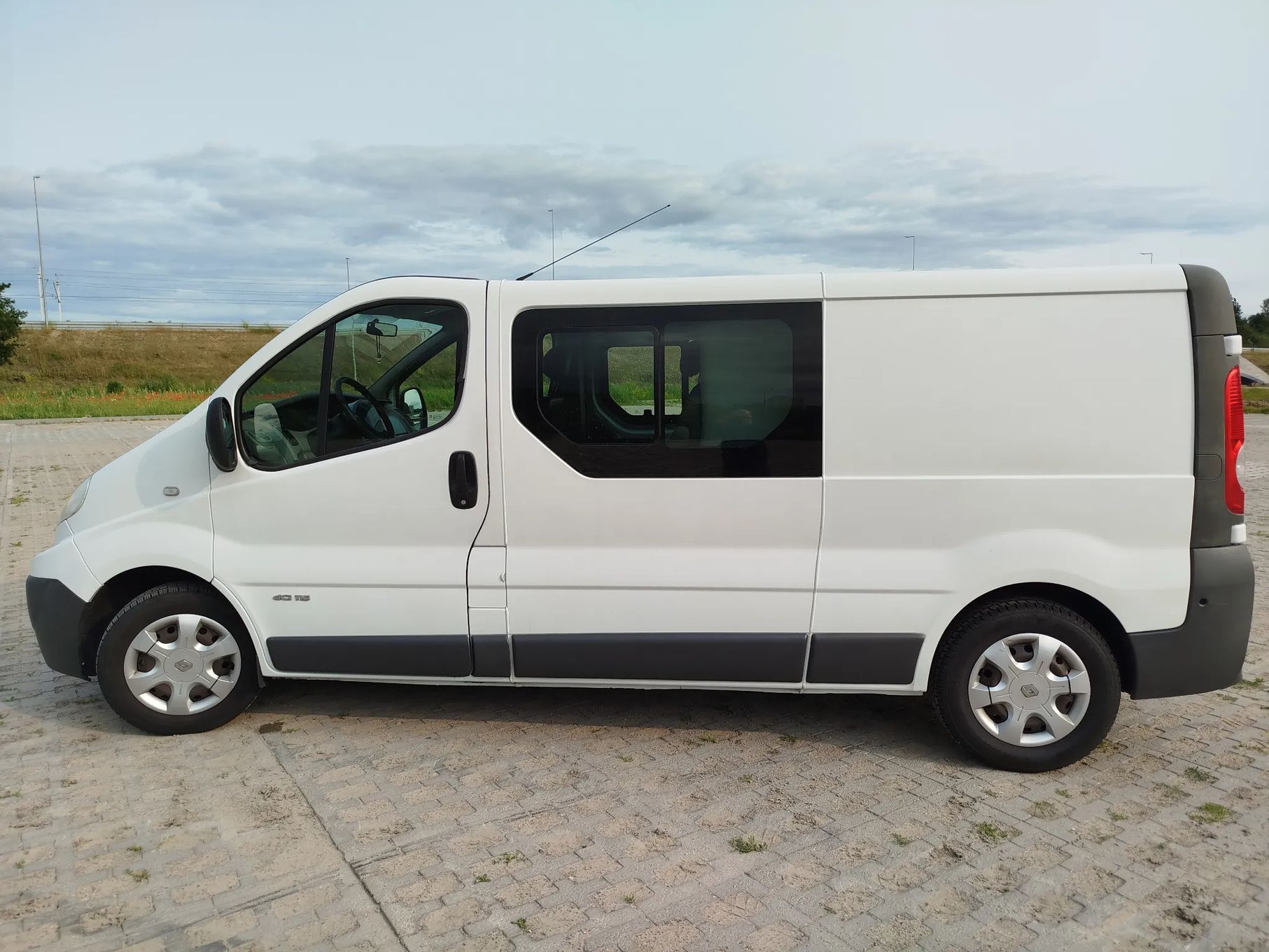 Renault Trafic  Brygadówka długa buda L1H2 , Fabrycznie bez DPF , Bardzo dobry stan.