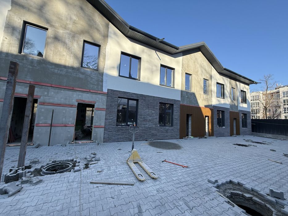 Таунхаус Ірпінь поряд парк РОЗСТРОЧКА на рік без %