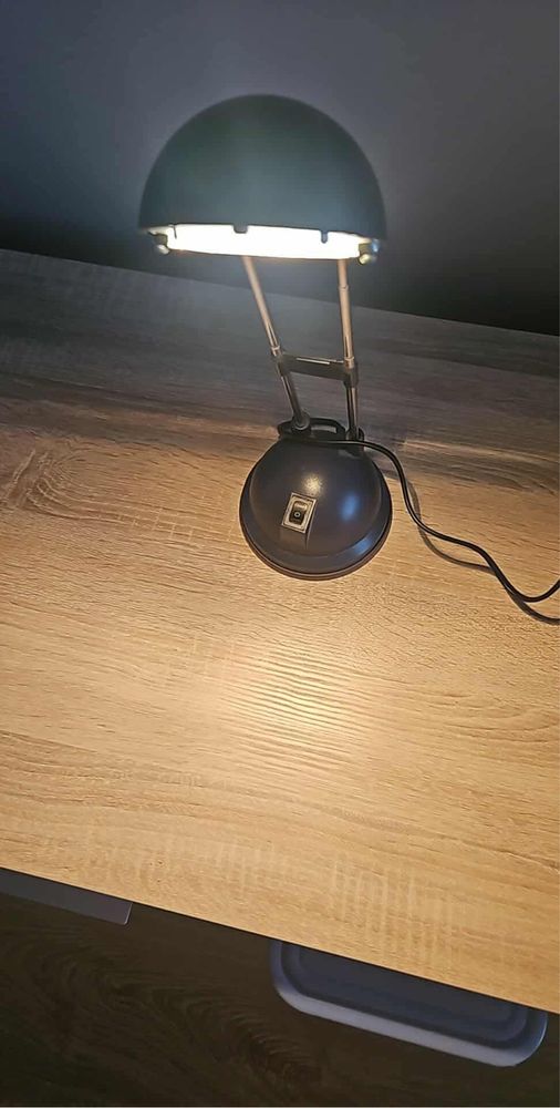 Granatowa lampka na biurko lampka nocna