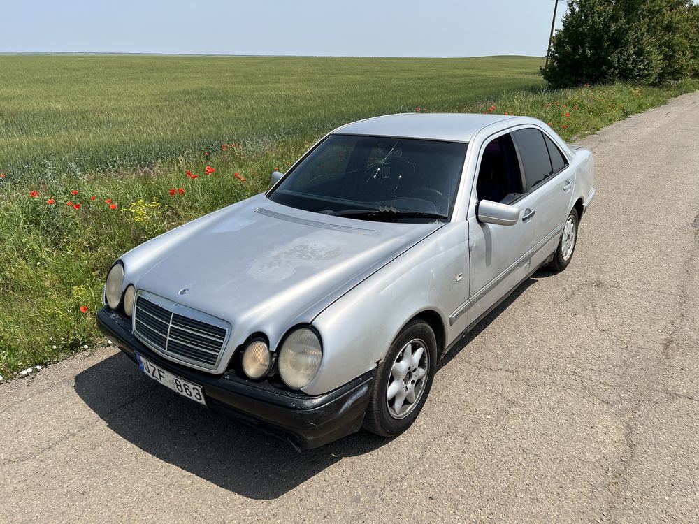 MERCEDES E-Class 2.0 Бензин