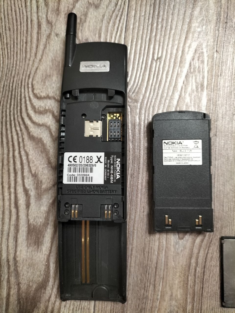 Nokia 8110i із комплектом