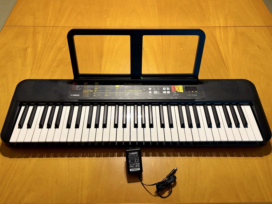 Teclado Yamaha PSR-F52 - Órgão Musical
