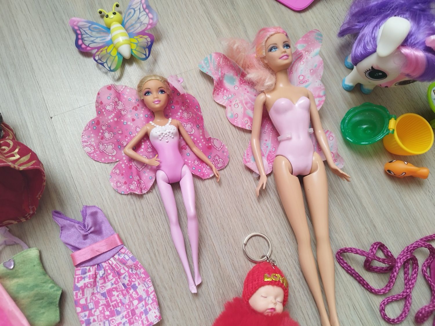 Лот игрушки девочке-куклы Barbie.одеджа.сумочки.кошельки Все330 грн