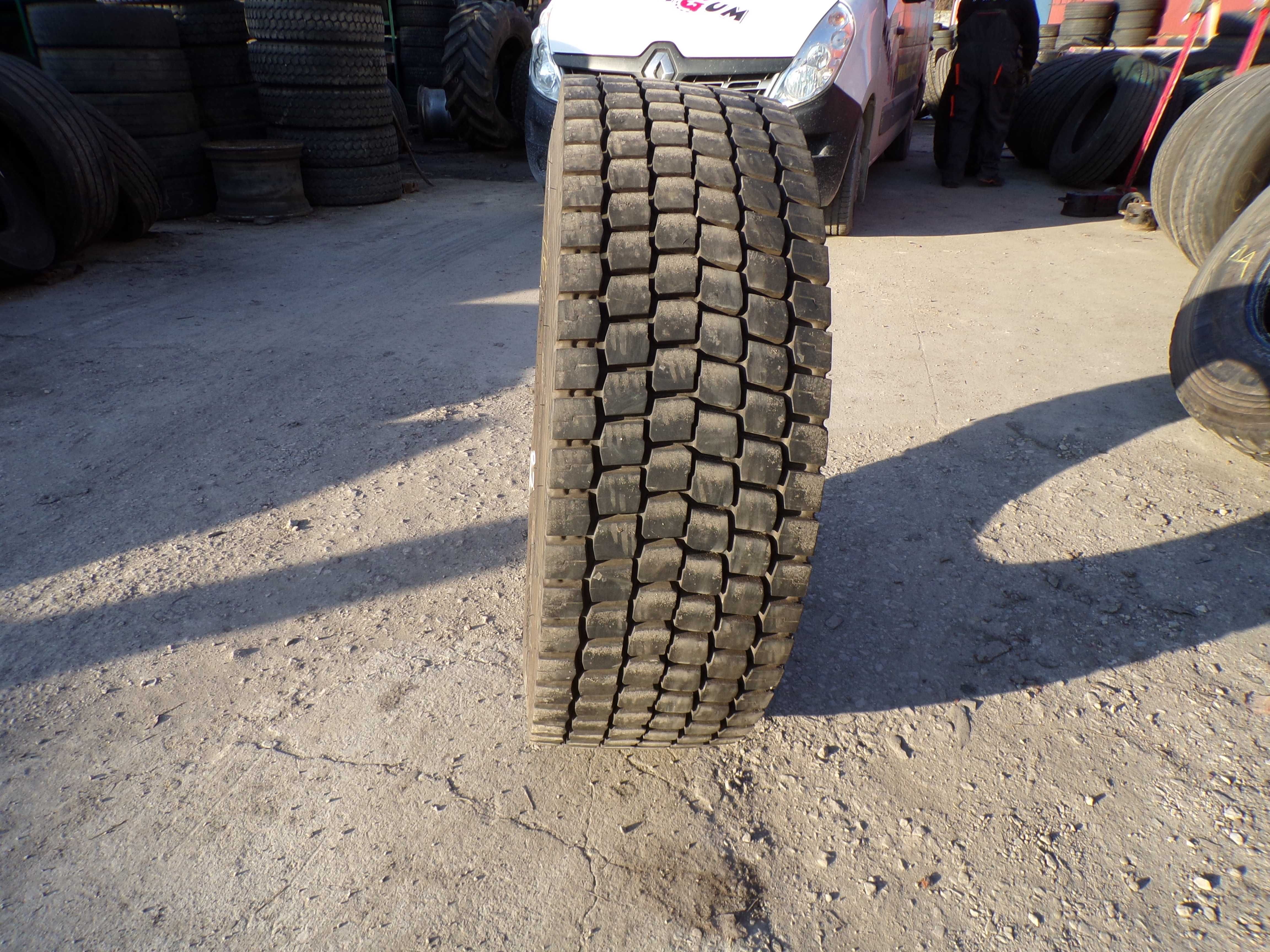 Opona 315/70R22.5 YOKOHAMA 704 R (920 netto)