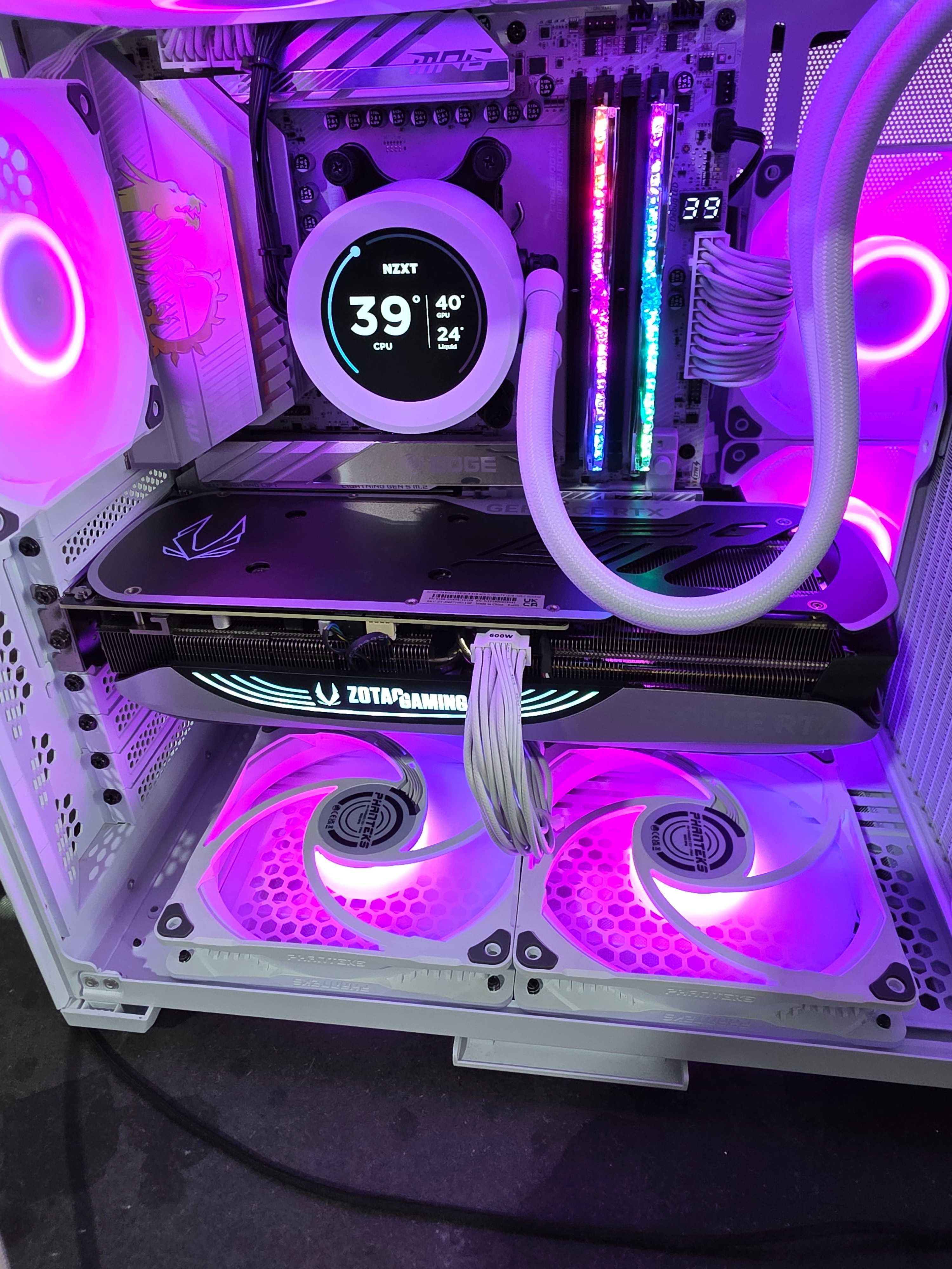 Gráfica ZOTAC GeForce® RTX 4070 Ti Trinity 12G
