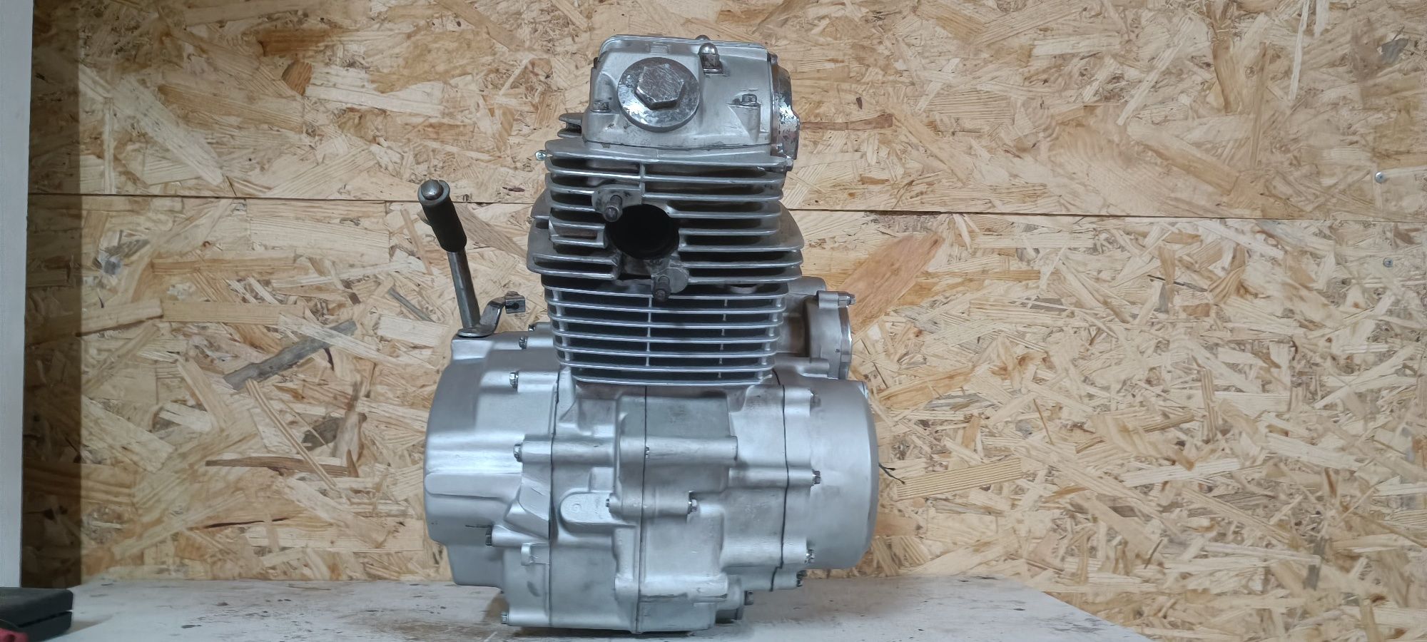 Мотор 200куб. 162fmj