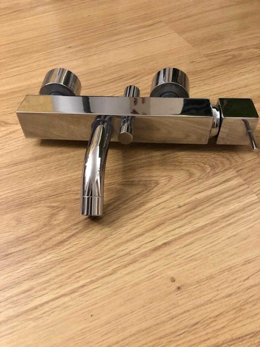 Torneira misturadora de banheira da marca BRUMA