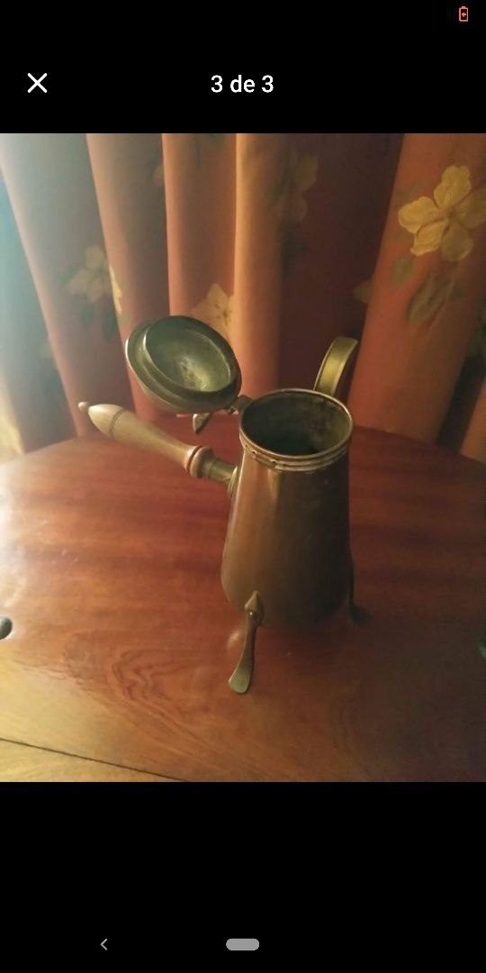 Cafeteira antiga de café Árabe