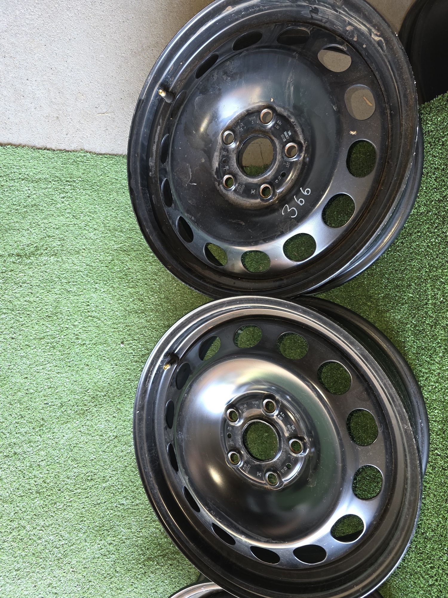 Sprzedam felgi stalowe Orginalne VW 5x112 16 nowe