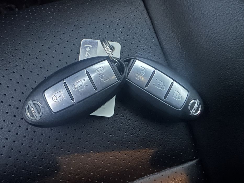 Продам Nissan Leaf