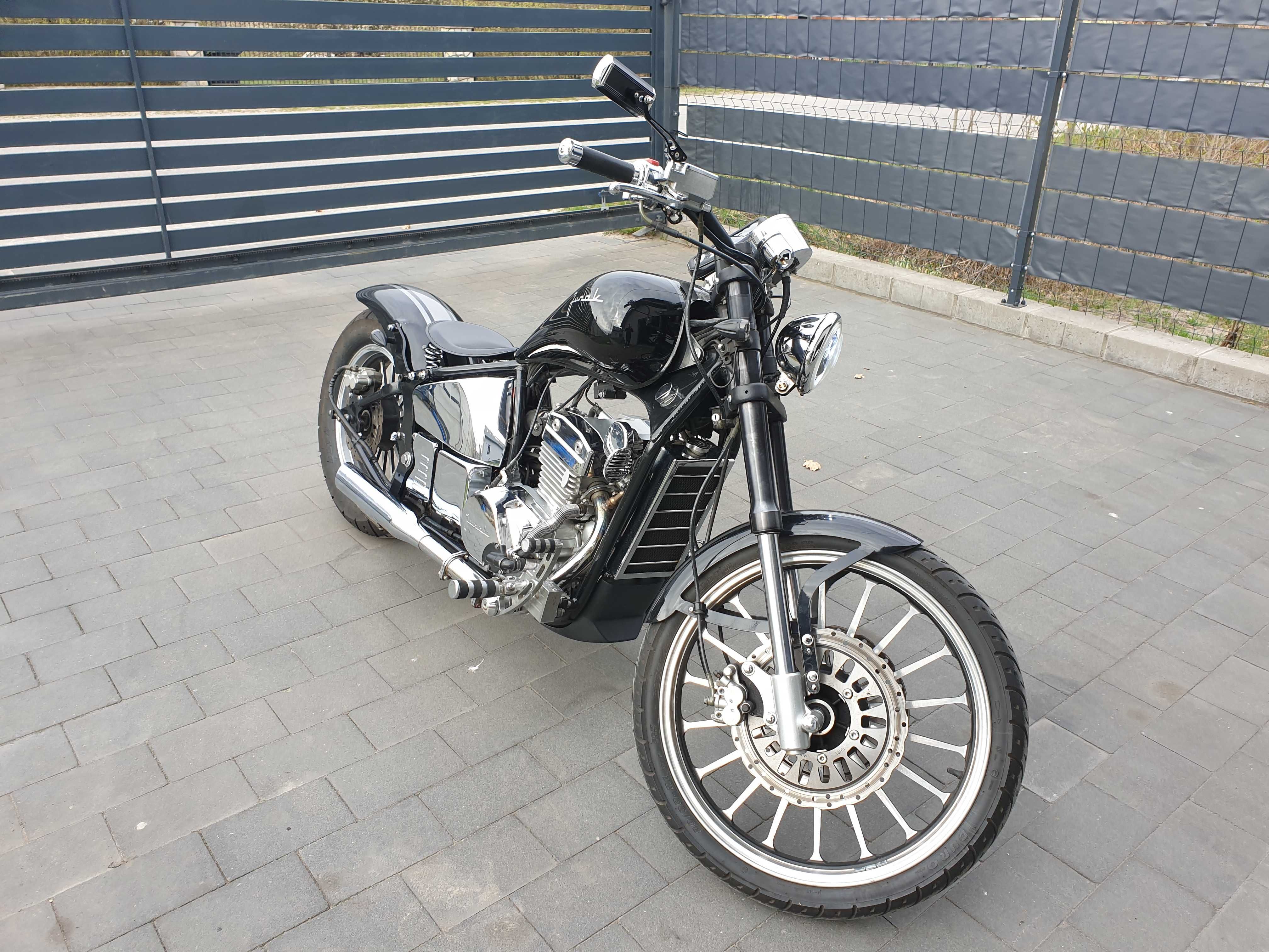 Junak M16 320 - Daytona 350 - BOBBER - światła LED