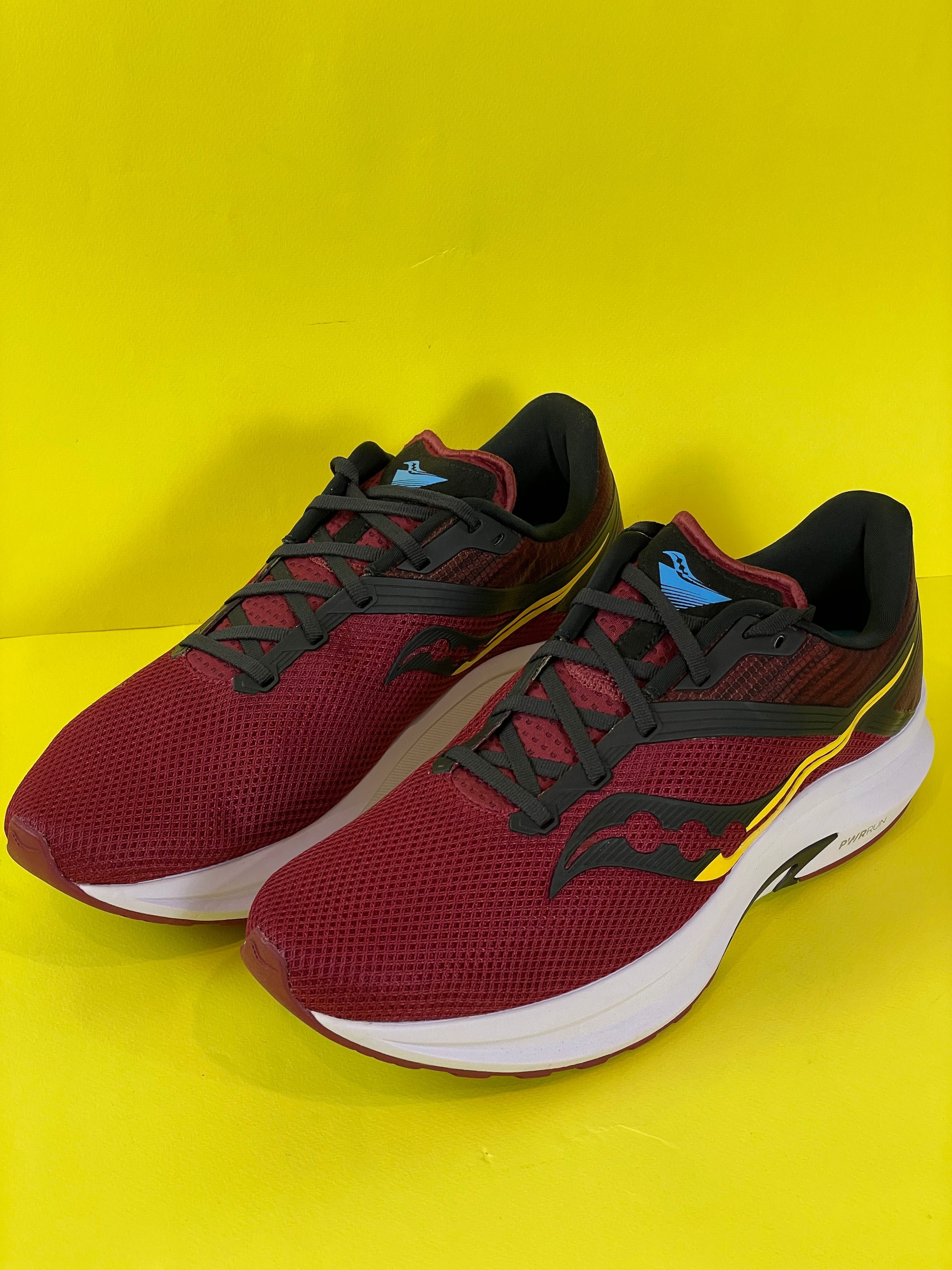 Чоловічі легкі бігові кросівки Saucony Axon 46,5 розмір