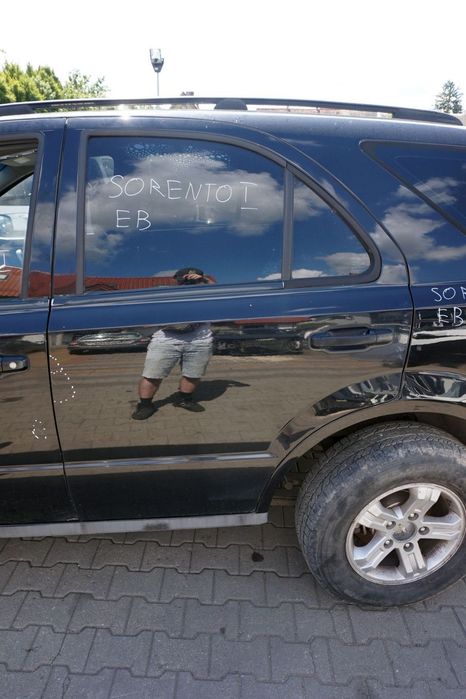 DRZWI TYLNE LEWE SORENTO I EB  CZARNY KIA 2002-2007