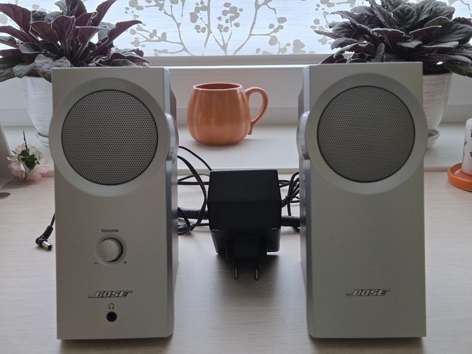 Głośniki do komputera Bose.