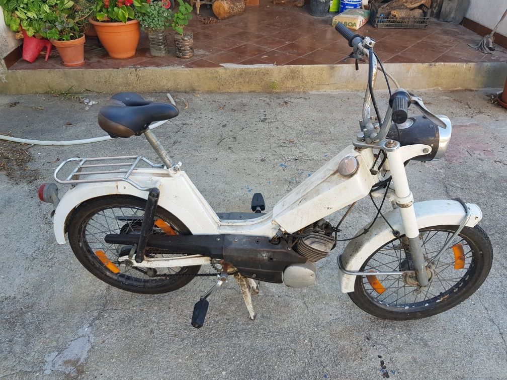 Mobilete (mota e bicicleta)