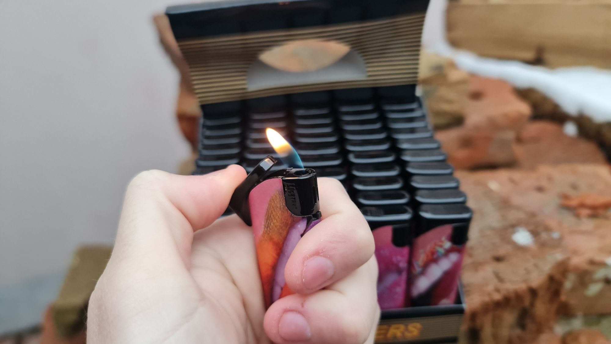 Зажигалки п'єзо в асортименті, дешеві запальнички