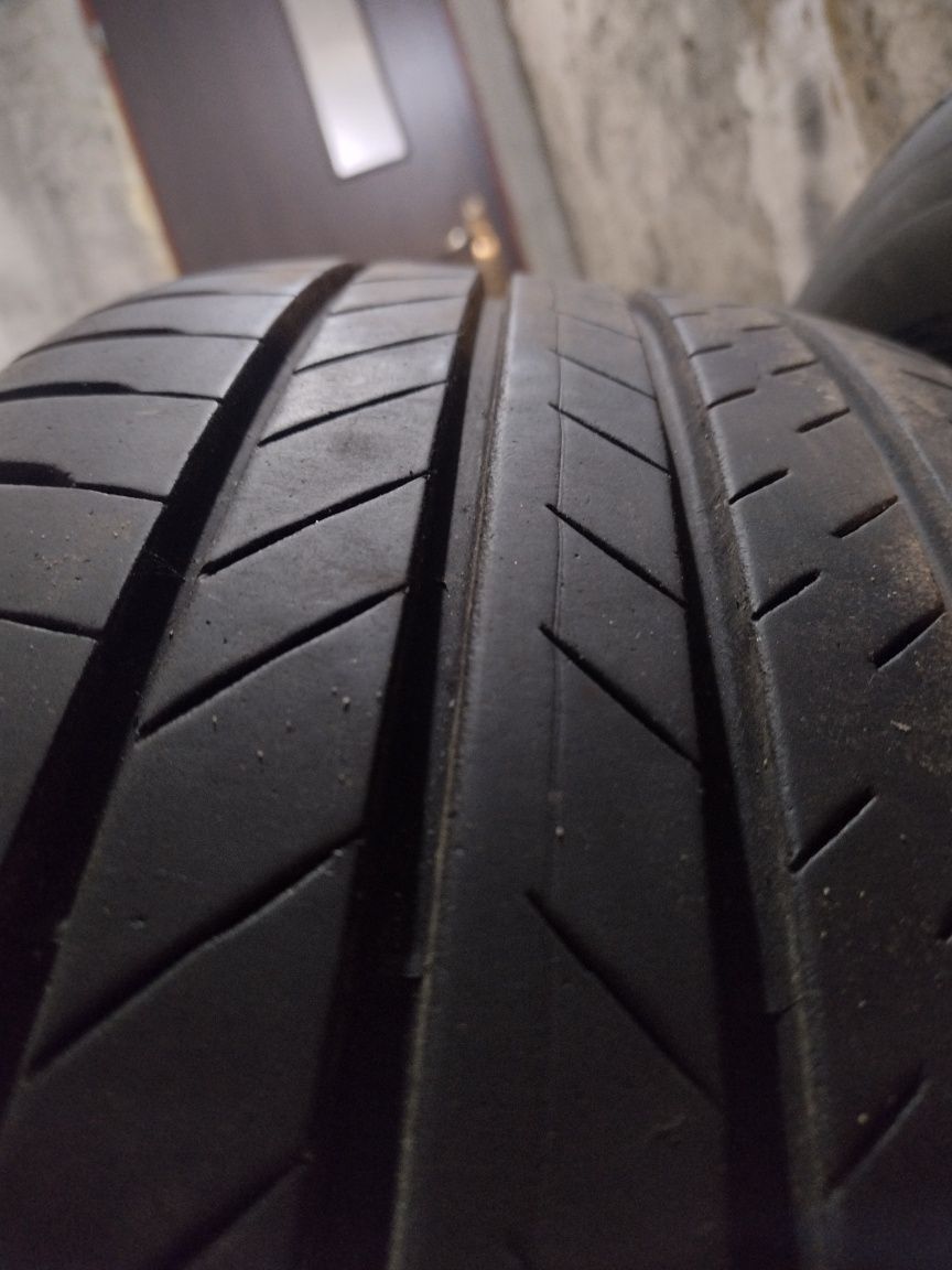 235/55R19 Bridgestone 22r. Bieżnik 4x7mm.