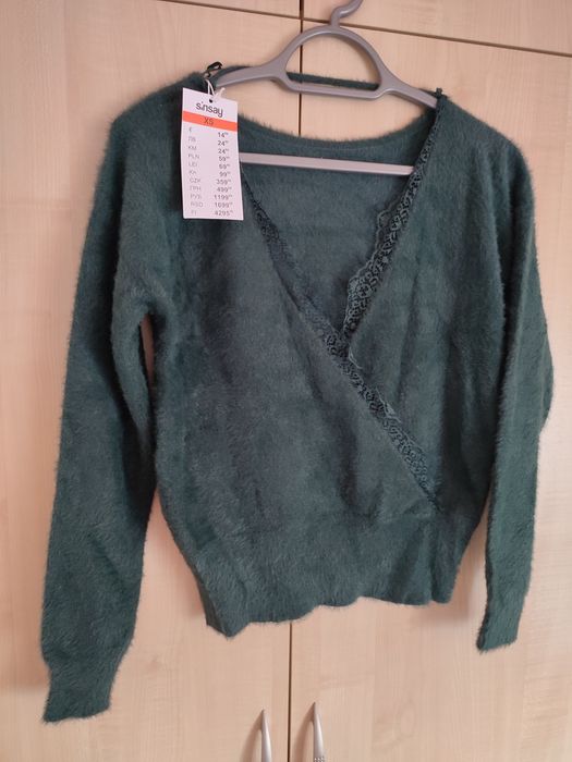 Nowy sweterek Sinsay z metkami