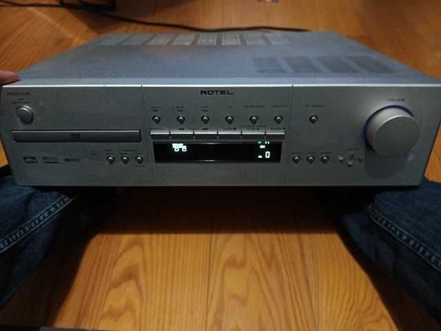 Vendo amplificador AV ROTEL RSDX-02