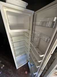 Продам встренный холодильник