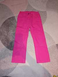 Różowe cienkie spodnie bawełniane r. 104