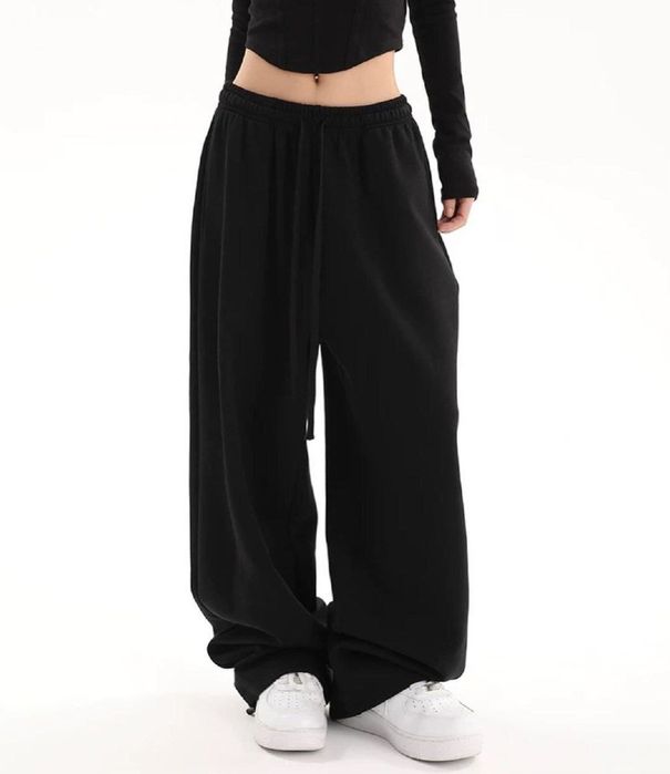 Обємні прямі штани з затяжками