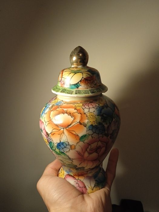 Urna/Vaso decorativo em cerâmica pintado a mão, Vintage