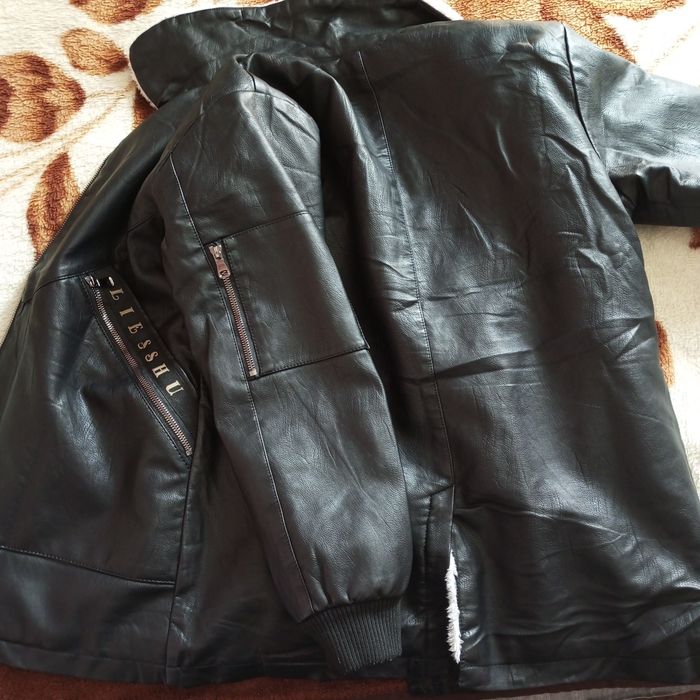 Жіноча куртка осінь зима