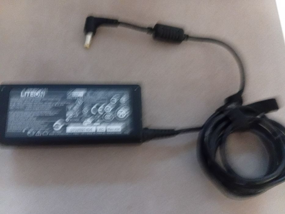 Блок живлення ноутбука 19V   3,42A