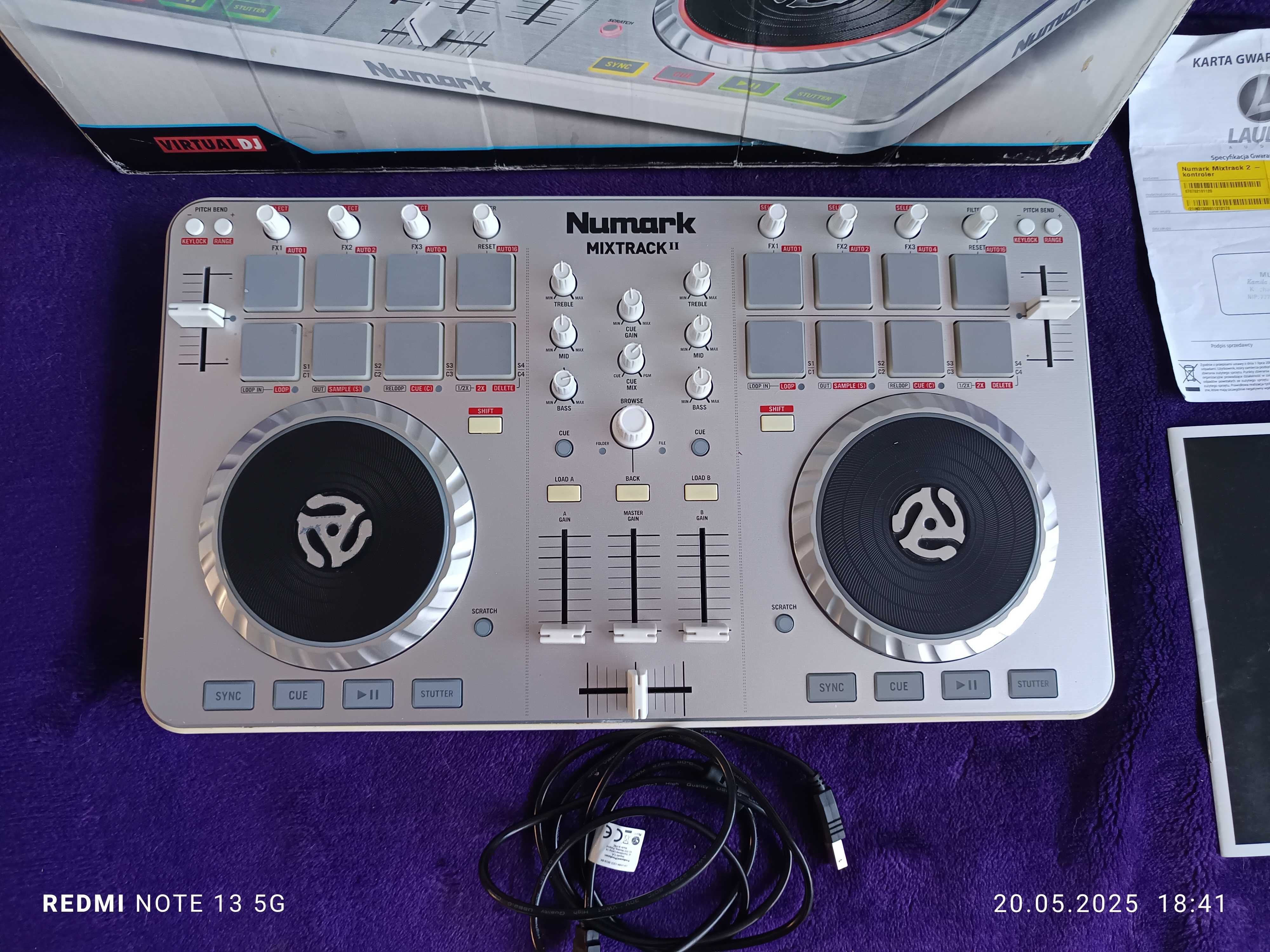 Konsola Dla Mobilnego DJ - Numark Mixtrack II