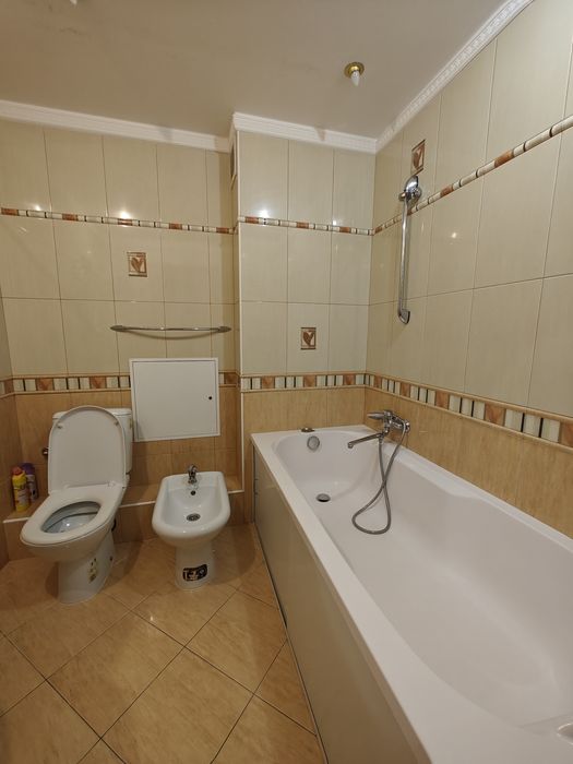 Продаж 2 кімнатна. Вул. Коновальця