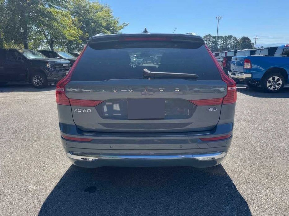 Volvo XC60 B5      2023