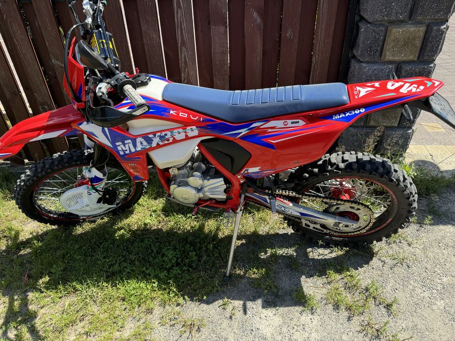 Продам кові макс 300 стан новий