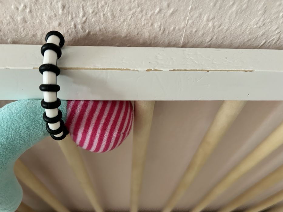 Łóżeczko drewniane białe Kinderkraft - gratis ochraniacz na szczebelki