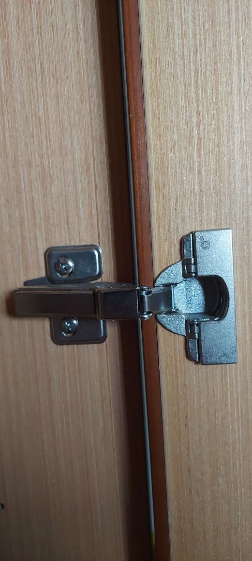 Szafa 6 dżwi 302 szerokość