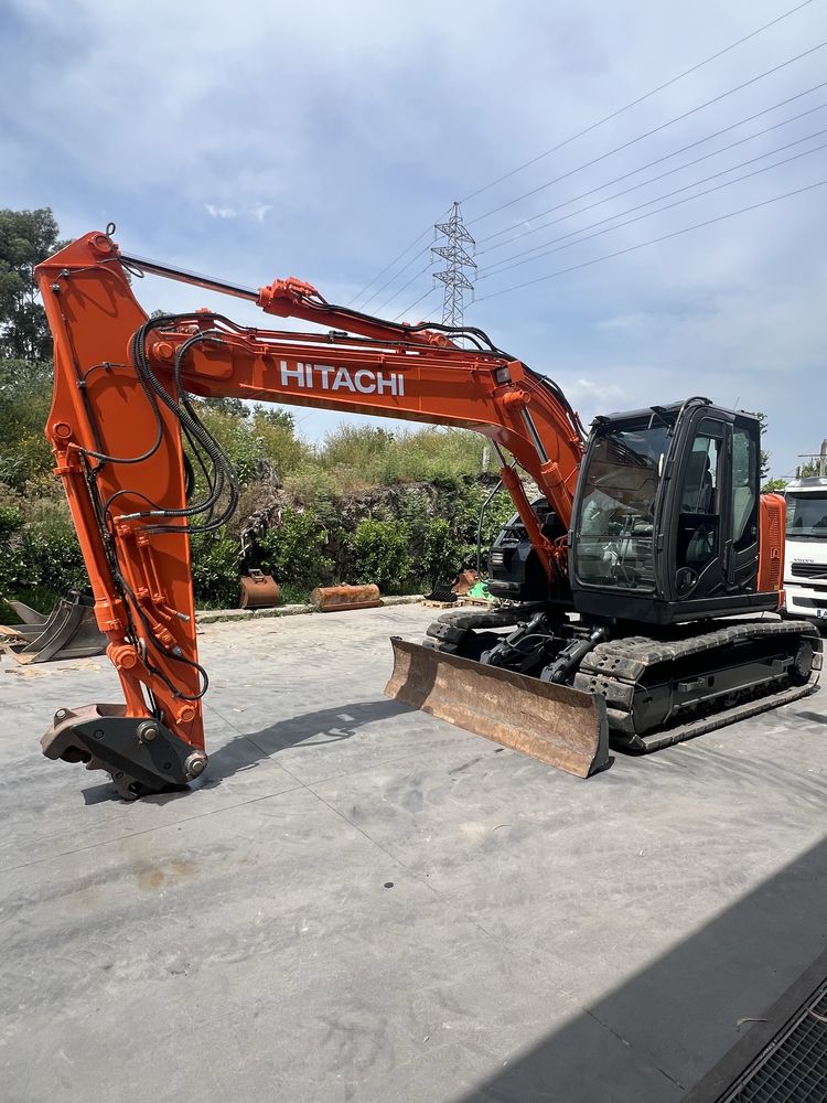 HITACHI 135, 3 baldes com 3700h