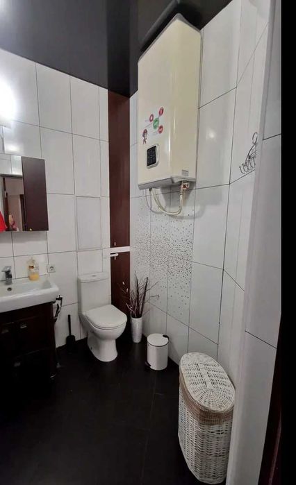 ПРОДАМ простору 2-кімнатну квартиру в ЖК " Сім самураїв" на Слобідці