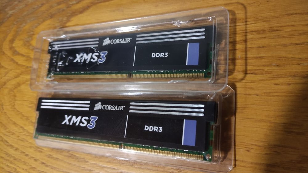 4GB RAM DDR3 (2x2GB) - Corsair XMS364586474976257121