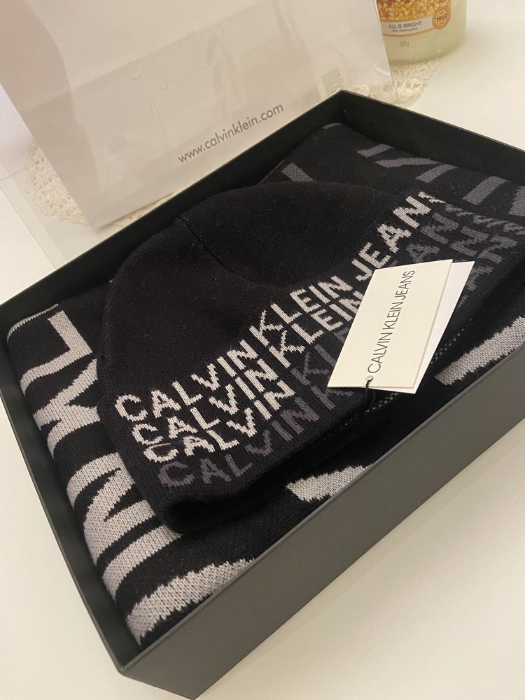 Komplet Czapka i szalik Calvin Klein