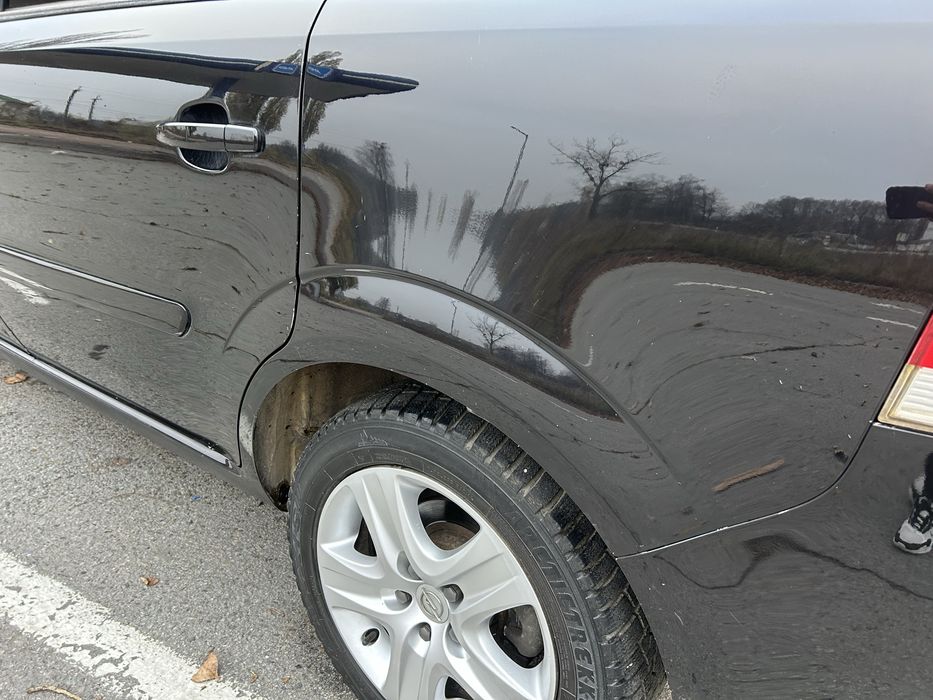 Opel zafira 2010 1.9tdi