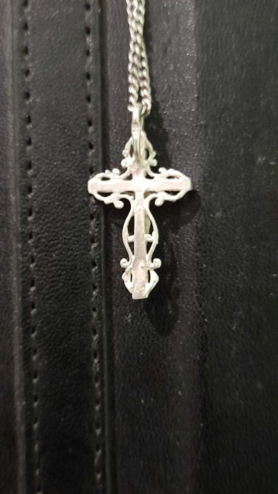 Хрестик срібний з візерунком та разпяттям, 3 см. Новий! Є проба.