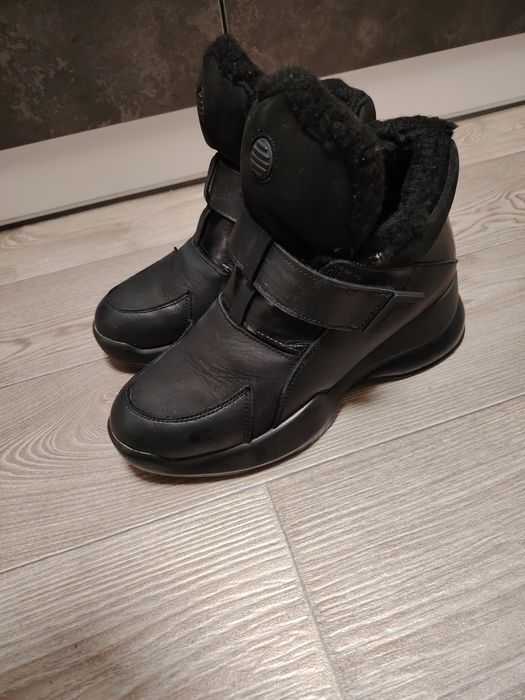 Кросівки зимові 40  розмір