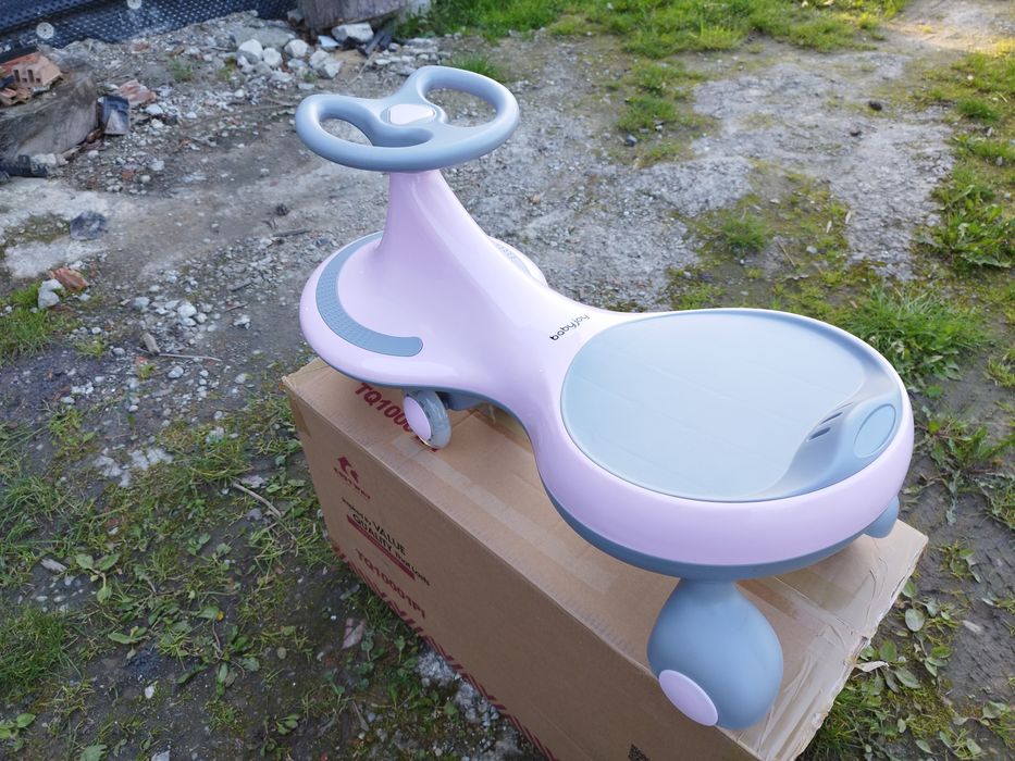 Jeździk chodzik dziecięcy samochodzik