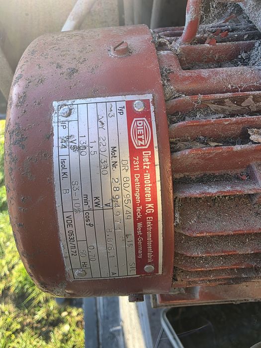 Podnośnik samochodowy dwukolumnowy niemiecki