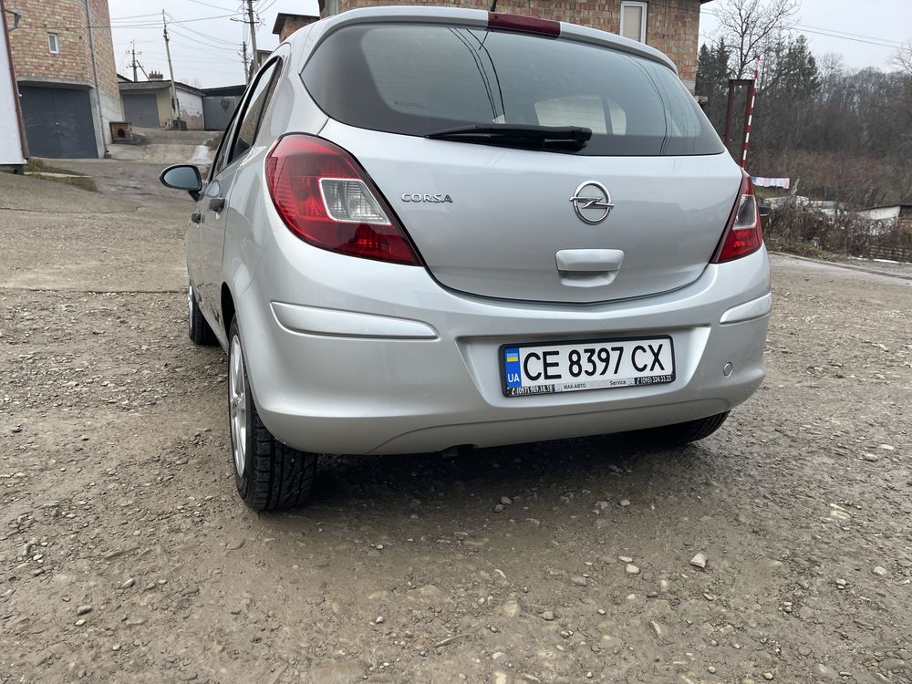 Продам  обмен Opel Corsa 1.2  бензин 5 дверный