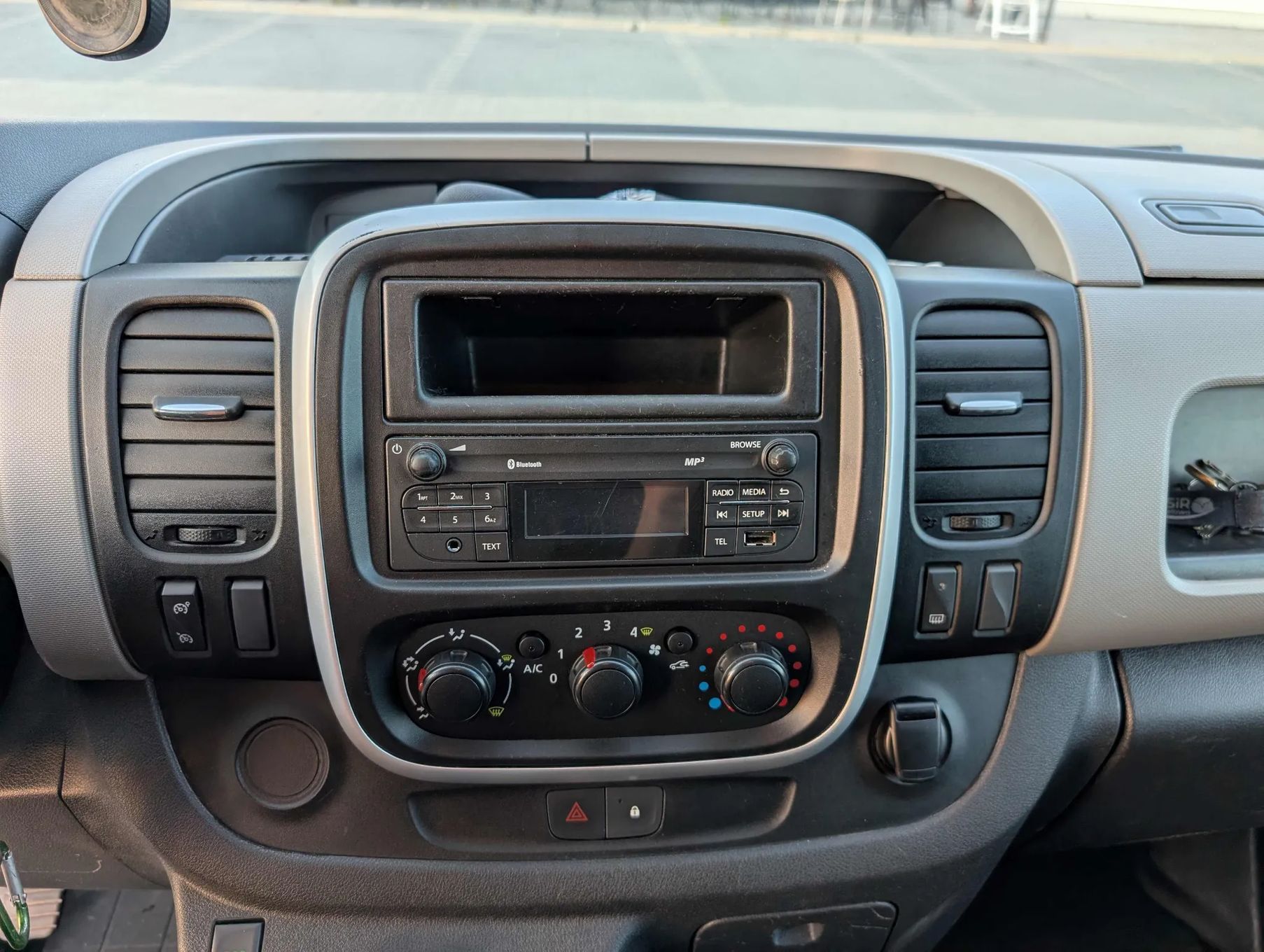 Renault Trafic  L2H1,Krajowe, sprawne, oszczędne, dodatkowo kpl opon zimowych