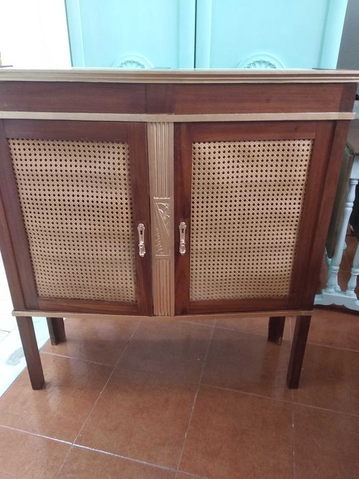 Armário, louceiro, livreiro