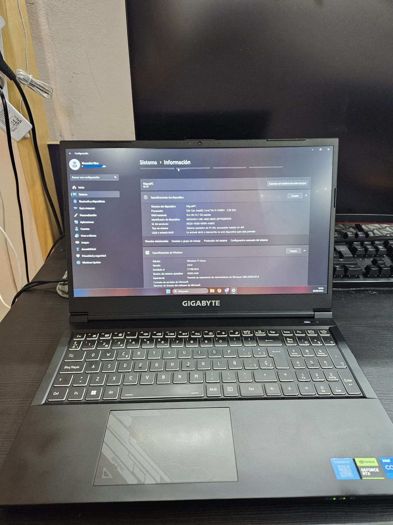 Laptop RTX 4060 Gigabyte
