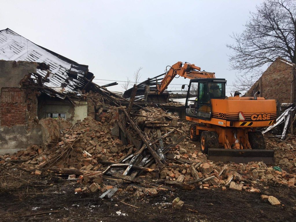 Rozbiórki wyburzenia usługi koparką   prace ziemne młot transport